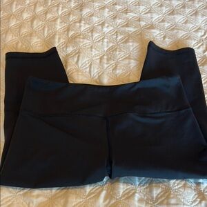 ZYIA Black Capris LNT